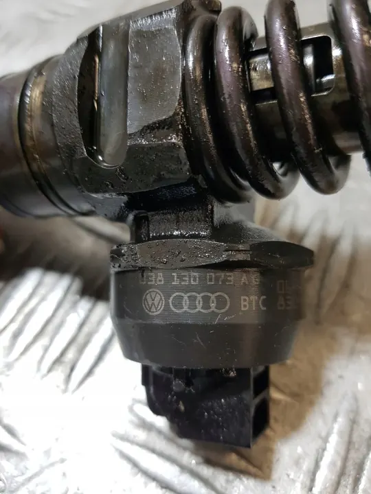 OEM 0414720215 038130073AG Pompe Lave-glace VW image 5