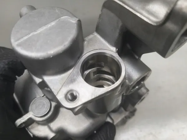 Pompe à huile OEM V764737680 pour moteur 1.6 THP image 10