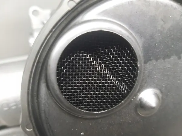 Pompe à huile OEM V764737680 pour moteur 1.6 THP image 8