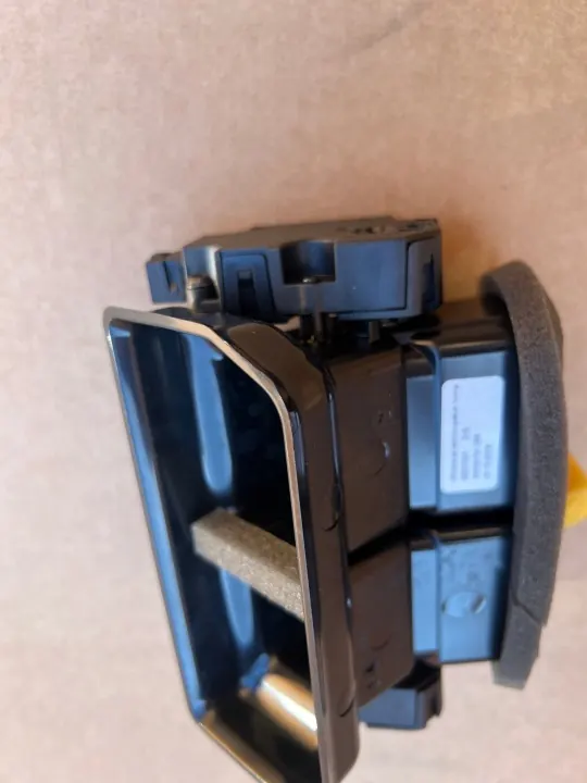 Conduto de ar traseiro OEM 4K0857042A para Audi A6 C8 image 4