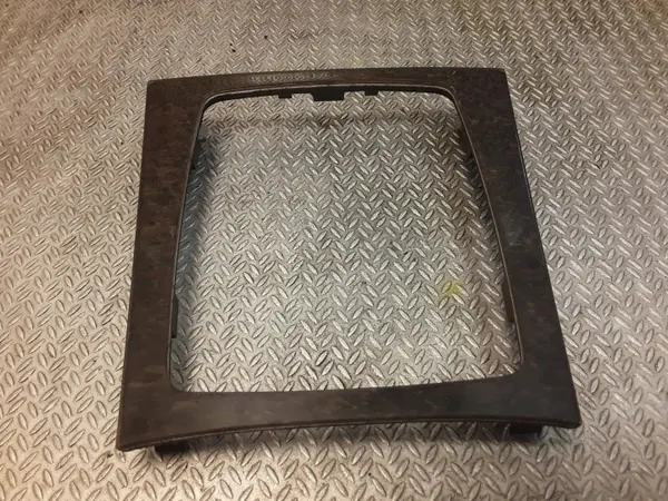 Suporte esquerdo Mercedes-Benz C W204 OEM 2046800090 image 2