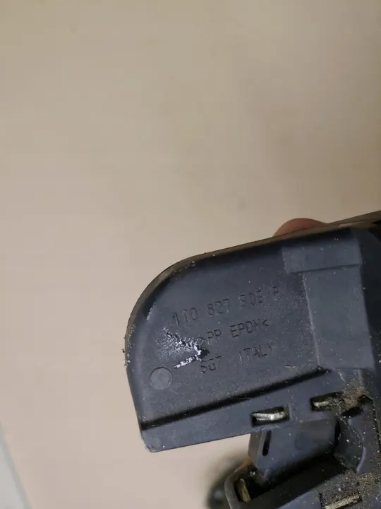 Bagagelås VW Touran MK1 2003-2006 image 3