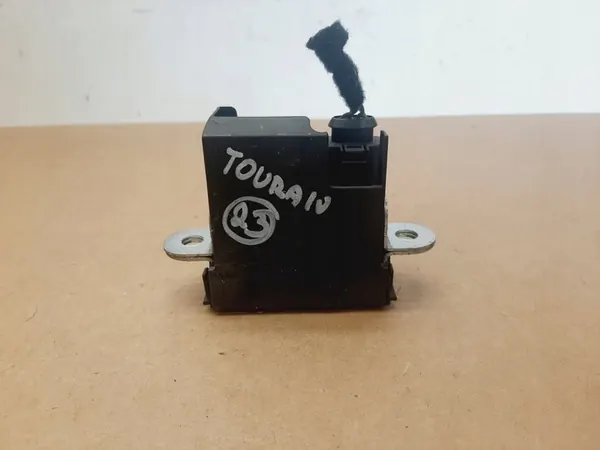 Bagagelås VW Touran MK1 2003-2006 image 6