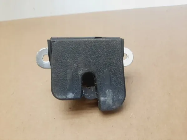 Bagagelås VW Touran MK1 2003-2006 image 7