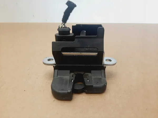 Bagagelås VW Touran MK1 2003-2006 image 8