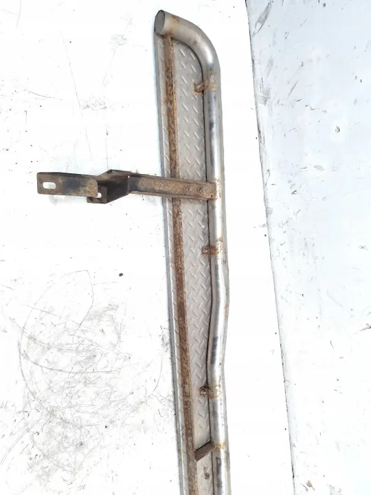 Faldón lateral Audi Q7 OEM No MPN - Usado image 5