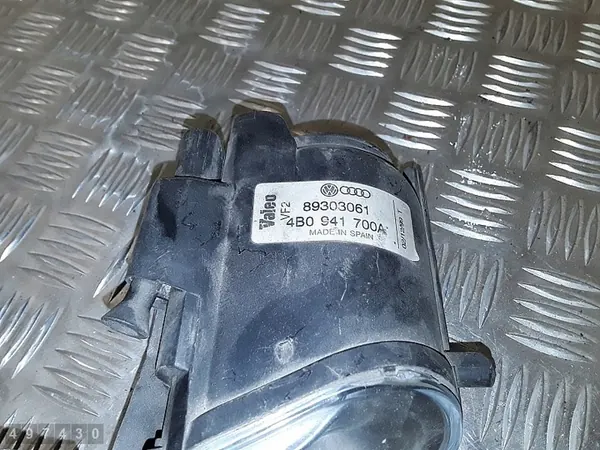Farol de neblina direito Audi A6 C5 1999 4B0941700A image 2