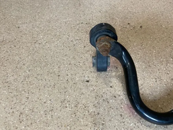 OEM 4G0511305P Taka stabilointitanko Audi RS6 C7:lle image 4