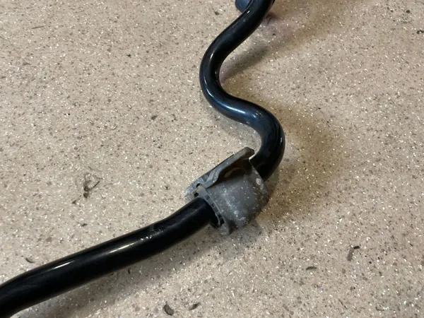 OEM 4G0511305P Taka stabilointitanko Audi RS6 C7:lle image 5