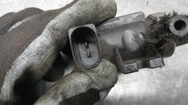 Válvula de vacío OEM 1J0906627 para VW Passat B5 1.9TDI image 3