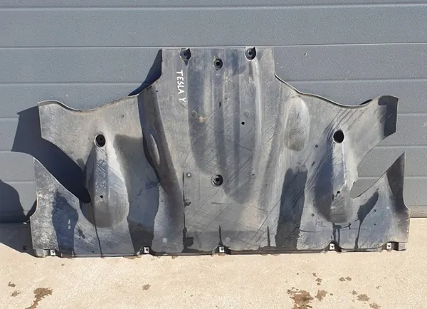 Tesla Model Y bakre undersköld OEM 1622741-00-C image 2