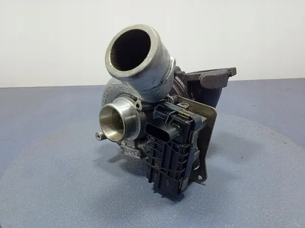 Turbokompressor AUDI A4 B7 2.7 TDI 059145715T image 3