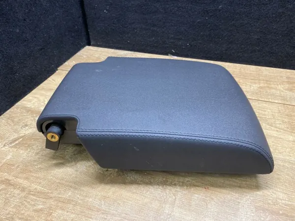 Accoudoir Land Rover OEM MY42K14181AC8PVJ - Occasion image 3