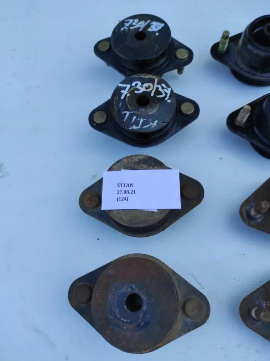 Carrosserie-ophangrubber OEM PA-RY-KI-NN-TN Nissan Titan I image 5