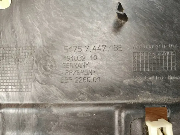 Escudo inferior traseiro esquerdo OEM 7447185 BMW image 4