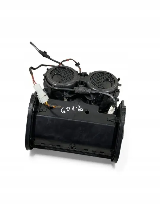 BMW X4 G02 Framre dryckeshållare OEM 5A010A9 image 10