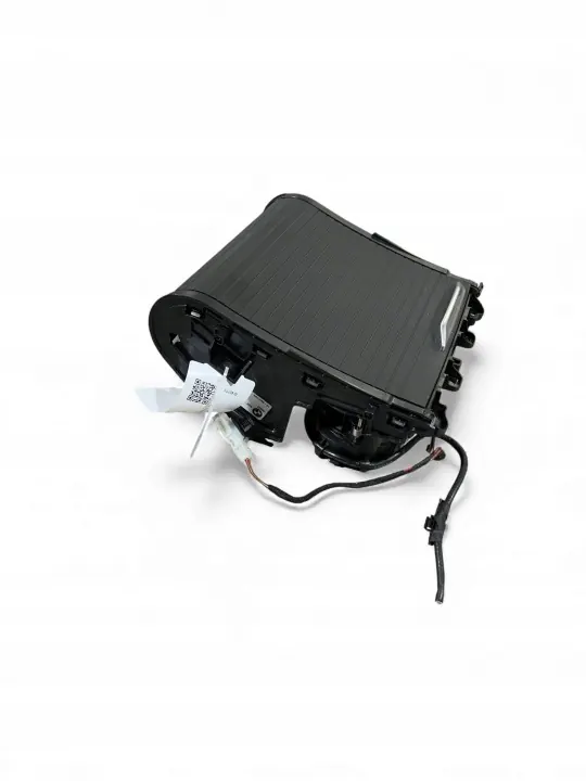 BMW X4 G02 Framre dryckeshållare OEM 5A010A9 image 4