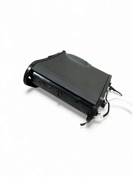 BMW X4 G02 Framre dryckeshållare OEM 5A010A9 image 7
