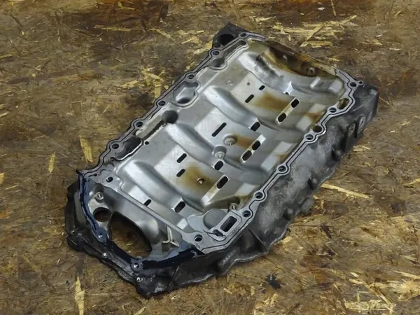 AUDI A3 8P GOLF VI GTI 2.0 TSI TFSI Oljesump 06J103603T image 2