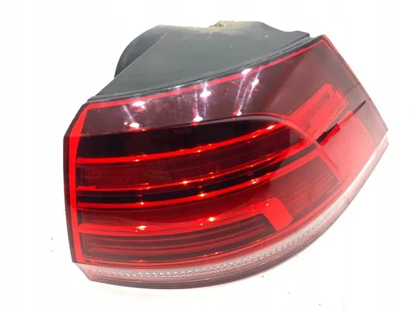 Luz trasera derecha VW Golf VII Kombi image 2