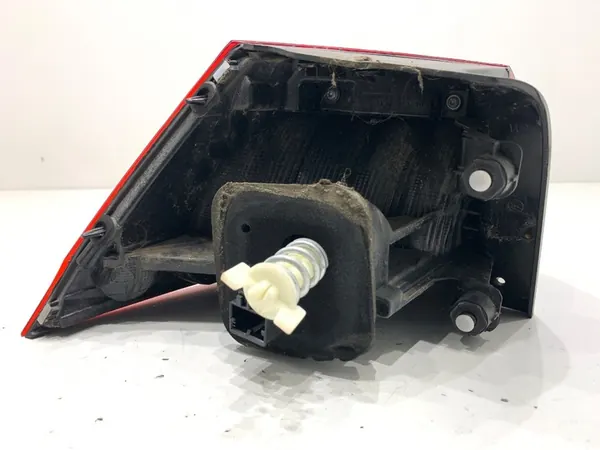 Luz trasera derecha VW Golf VII Kombi image 3