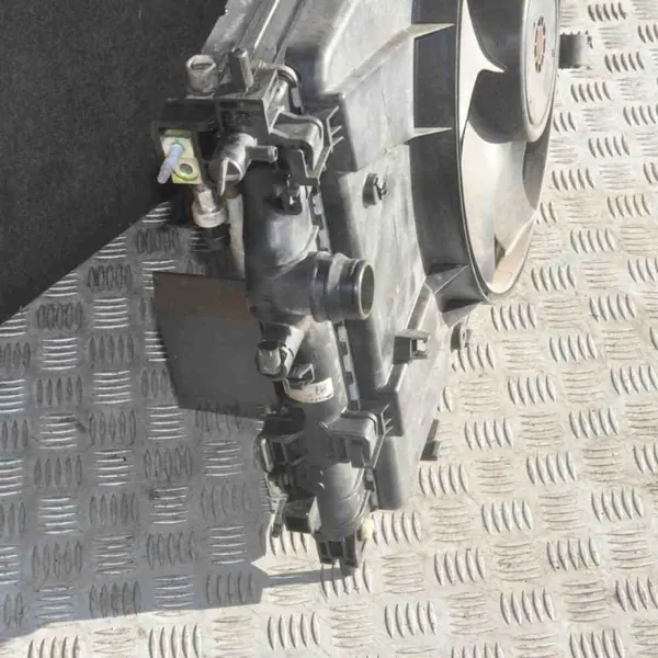 Pièces de refroidissement Opel Astra J Sports Tourer OEM 0130308403 image 4