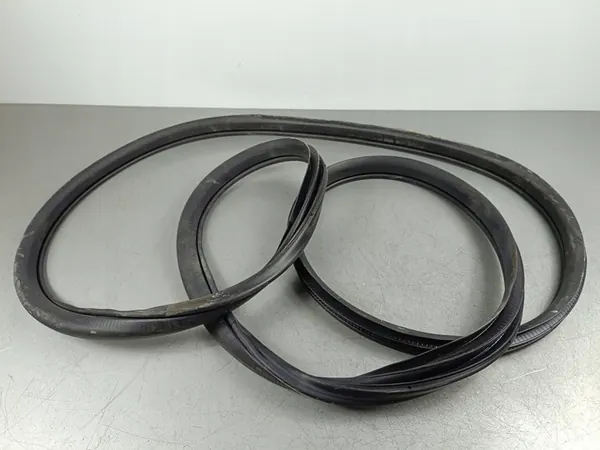 Vedação da porta traseira Mazda CX-9 2022 OEM FOB55487 image 3