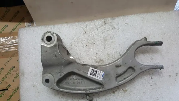 Framfjädringsfäste höger OEM 4M0413038N Audi Q5/Q7 image 4