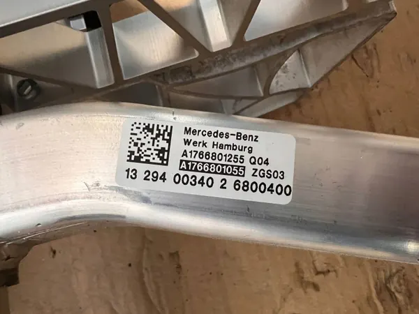 OEM A1766801055 Instrumentbräda Tvärbalk - Mercedes GLA image 4