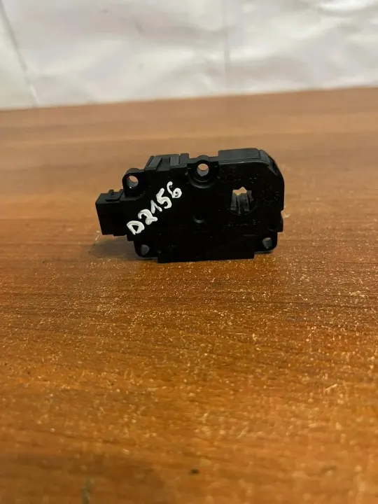 Moteur de volet Audi OE D2156 Diesel 2004 d'occasion image 2