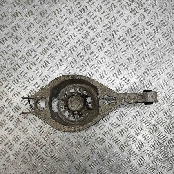 Nissan 350Z 2007 Braccio di Controllo Posteriore Superiore Destro image 2