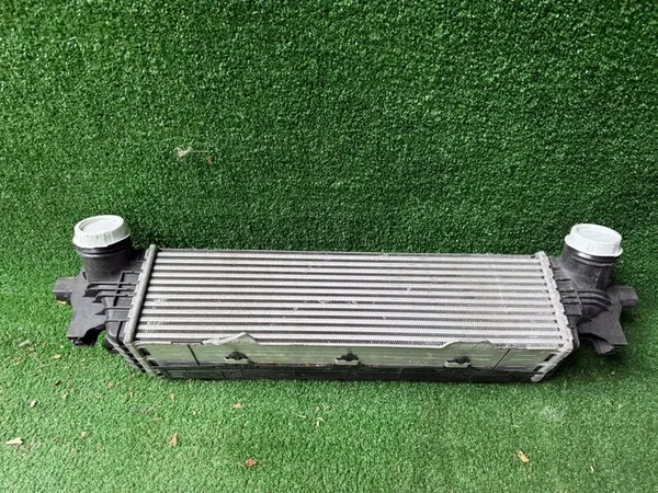 BMW 5 G30 F90 G31 Intercooler 17518576510 image 3