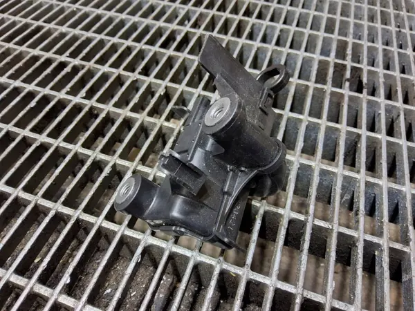 Actuador de cierre central Toyota Aygo OEM 223421 image 3