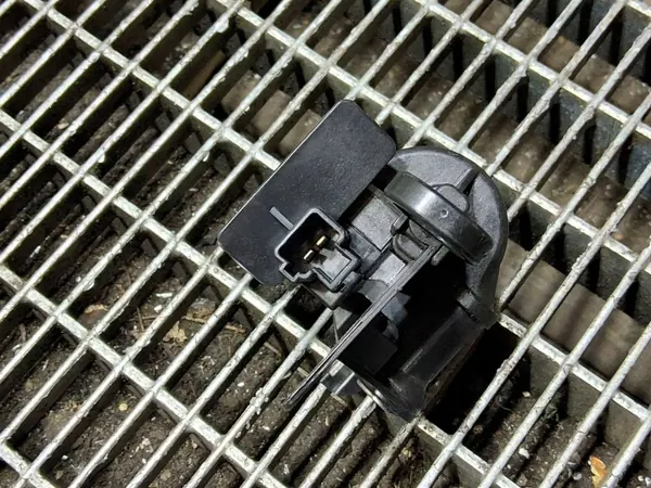 Actuador de cierre central Toyota Aygo OEM 223421 image 4