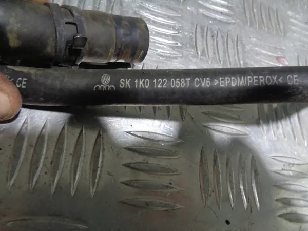 VW Audi 1.2 TSI Vesijohto 1K0122058T image 2