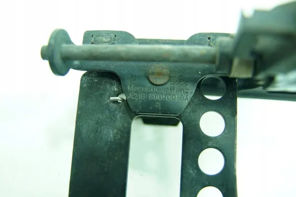 Verrou de Sécurité Capot Mercedes-Benz OEM A2168800064 image 3