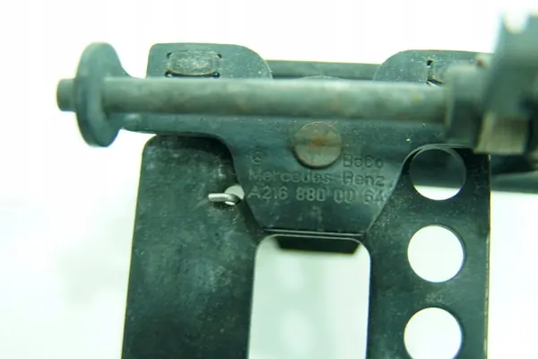 Verrou de Sécurité Capot Mercedes-Benz OEM A2168800064 image 5