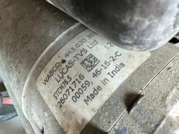 Compressor de ar Tesla S OEM 443020303 - Usado image 5