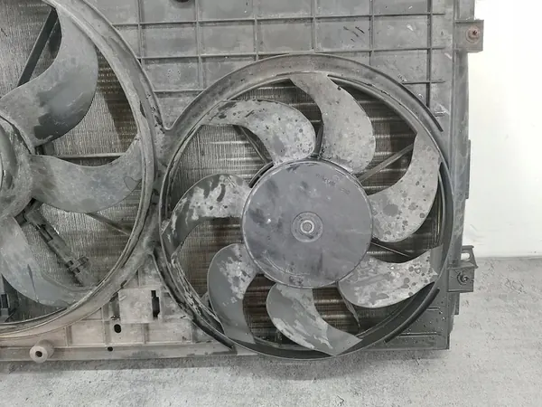 Radiador de agua con ventilador VW GOLF V 1.9 TDI OEM 1K0121207J image 9