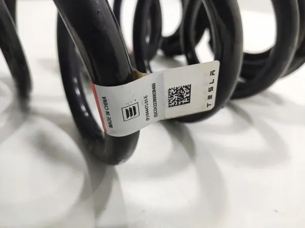 Achterveringveren OEM 1044472-01-E Tesla Model 3 image 4