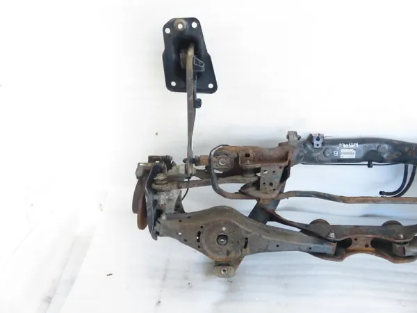 Brazo trasero VW Golf V OEM 5N0505235M image 7