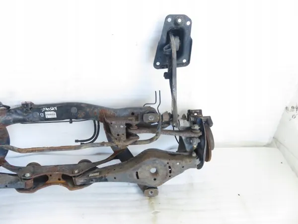Brazo trasero VW Golf V OEM 5N0505235M image 8