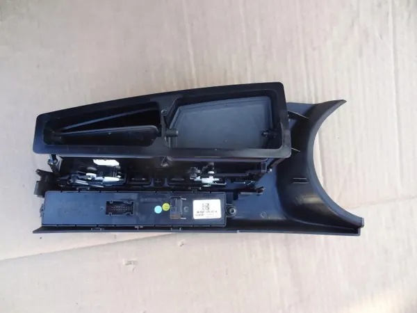 Peugeot 3008 I Mittel-Luftgitter OEM 96638425XT image 3