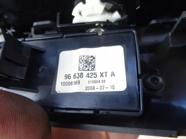 Peugeot 3008 I Mittel-Luftgitter OEM 96638425XT image 4