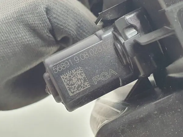 Bouchon de trappe à carburant OEM 52170769 Jeep Avenger image 6