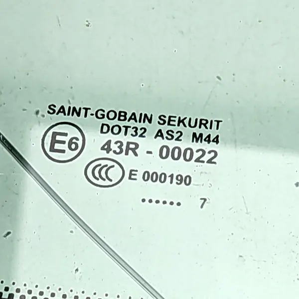 Gebrauchtes Linkes Heckfenster OEM 7L5845297AT Porsche image 4