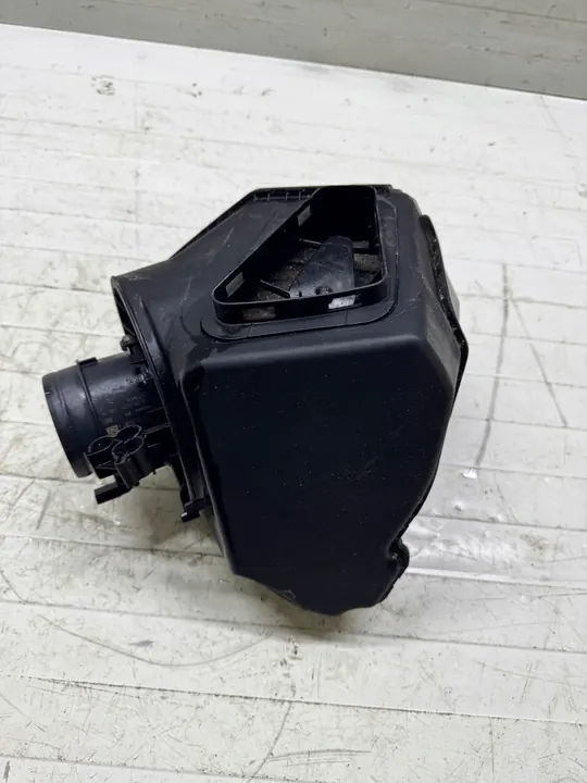 AUDI A6 C8 Ilmansuodattimen Kotelo Ilmavirtausmittari 4K0133844E image 4