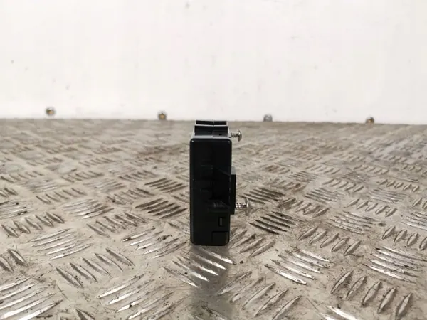 Infiniti Q50 Styrservo OEM FBZ7467 - Begagnad image 4