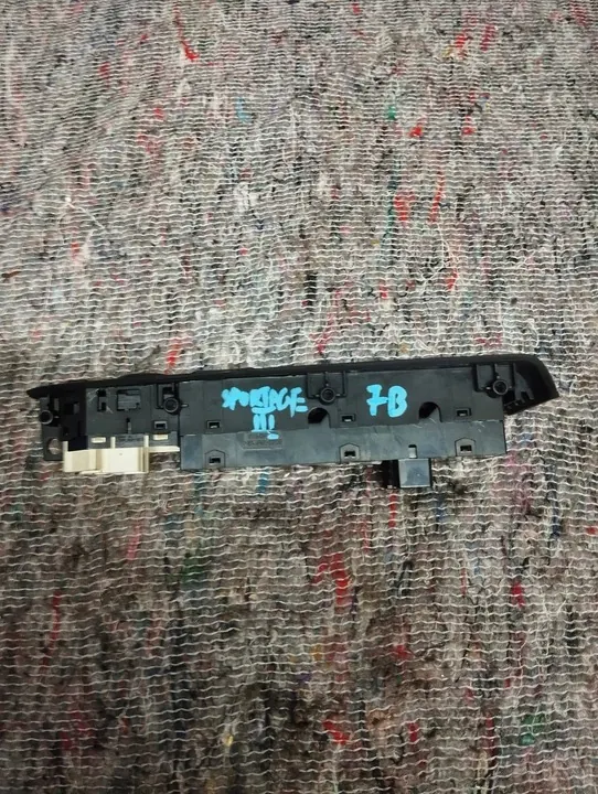 Linker Voorraam Schakelpaneel Kia Sportage III 93570-3W400WK image 5