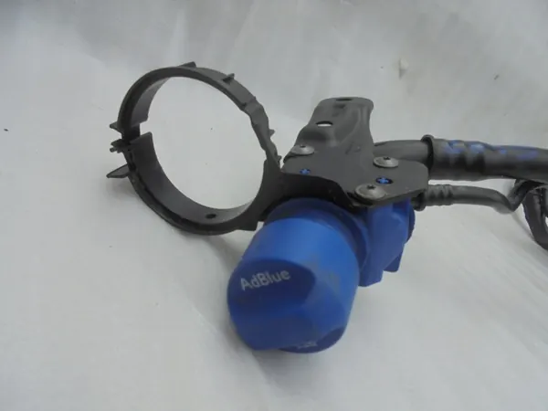 Tuyau de Remplissage Réservoir AdBlue OEM 9821424880 Citroen image 4